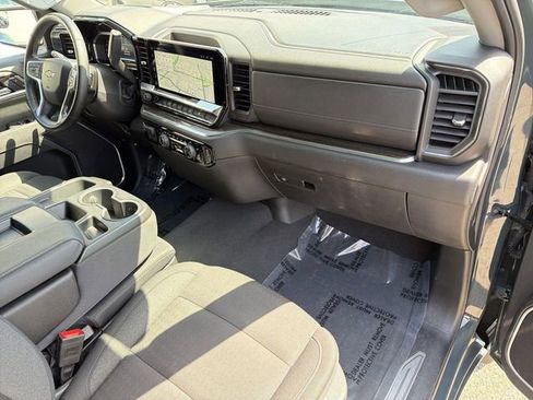 Used 2025 Chevrolet Silverado 1500 LT AWD/4WD image 28