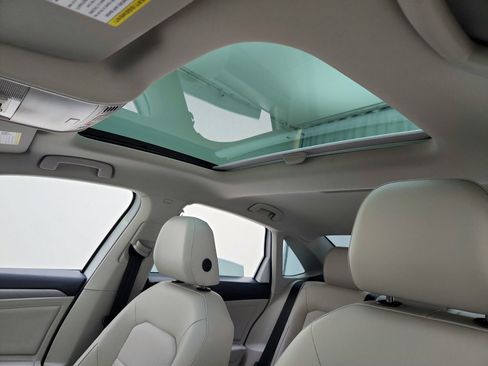 Used 2024 Volkswagen Jetta SE image 18