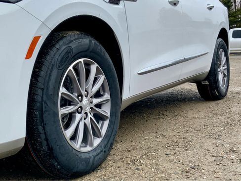 Used 2022 Buick Enclave Premium image 15