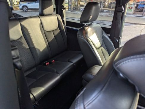 Used 2016 Jeep Wrangler Sahara image 23