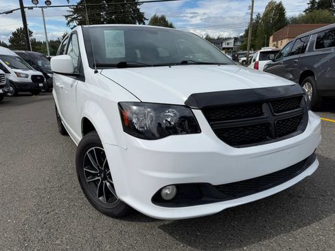 Used 2019 Dodge Grand Caravan GT FWD image 4