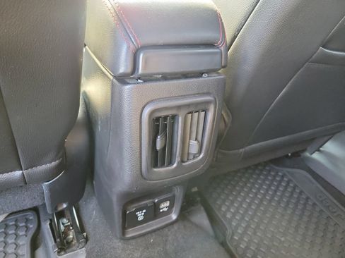 Used 2018 Jeep Compass Trailhawk w/ Safe & Security Group AWD/4WD image 15
