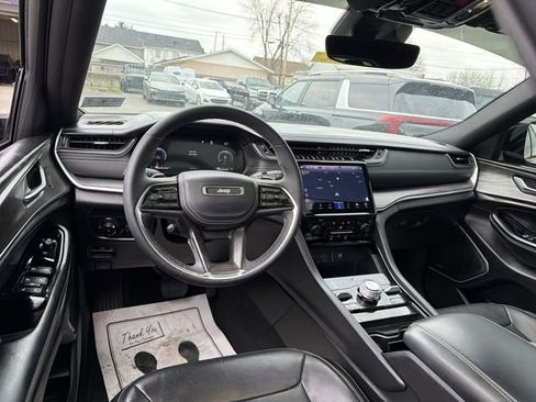 Used 2023 Jeep Grand Cherokee L Overland image 5
