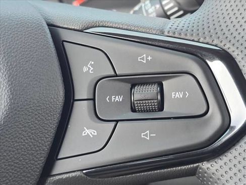 New 2026 Chevrolet Trax LS w/ LS Convenience Package FWD image 28