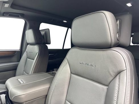 Used 2026 GMC Yukon Denali w/ Denali Reserve Package RWD image 28