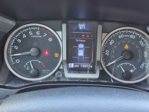 Used 2020 Toyota Tacoma SR5 AWD/4WD image 12