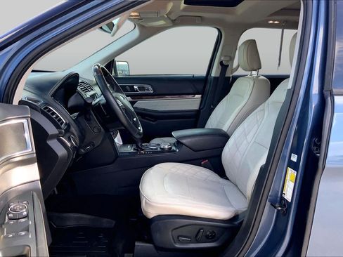 Used 2019 Ford Explorer Platinum AWD/4WD image 8