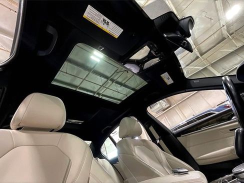 Used 2021 BMW 530i xDrive w/ Premium Package image 22