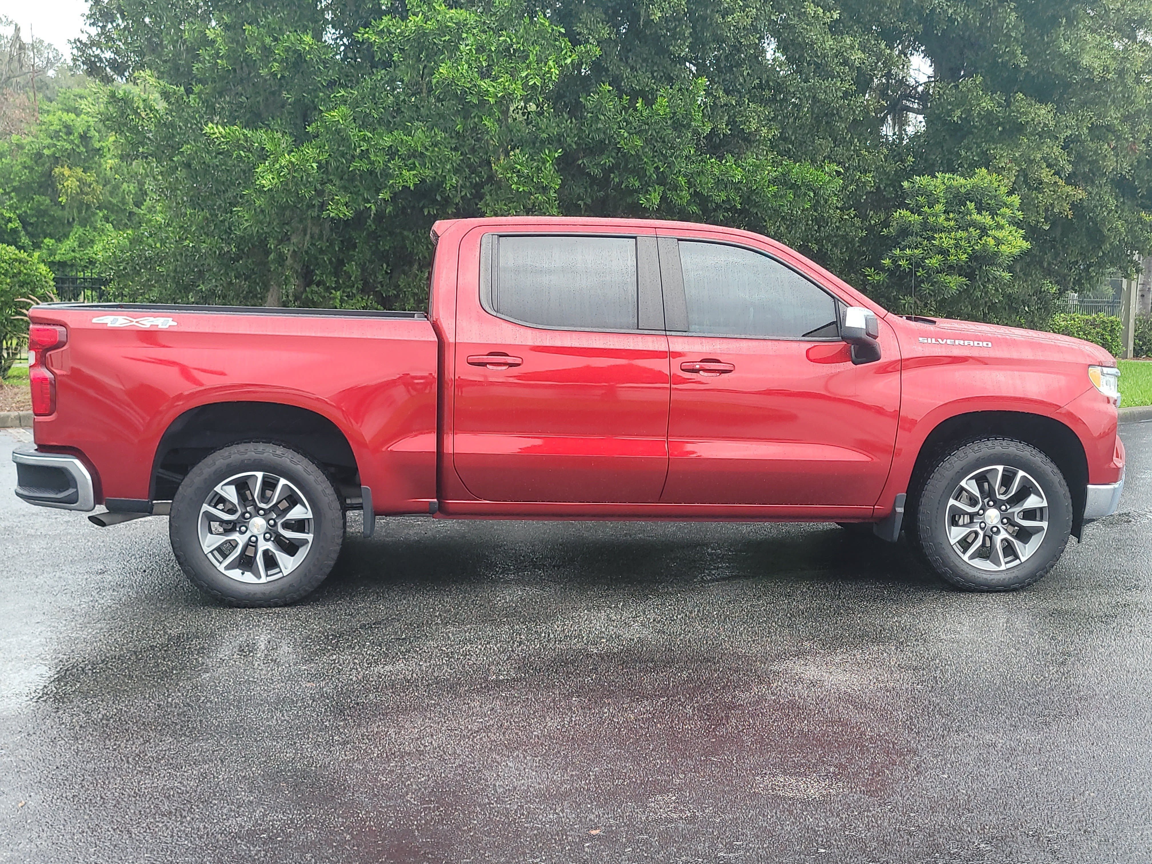 Used 2022 Chevrolet Silverado 1500 LT w/ Protection Package AWD/4WD image 8
