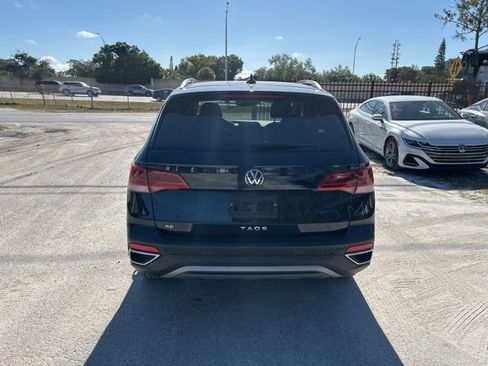 Used 2023 Volkswagen Taos SE w/ Panoramic Sunroof Package FWD image 17