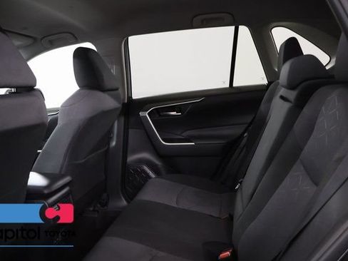 Used 2025 Toyota RAV4 XLE AWD/4WD image 30