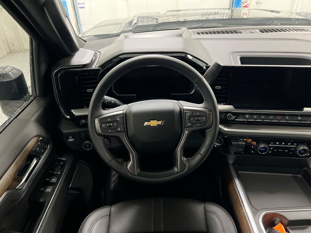 Used 2026 Chevrolet Silverado 2500 High Country w/ High Country Premium Package AWD/4WD image 11