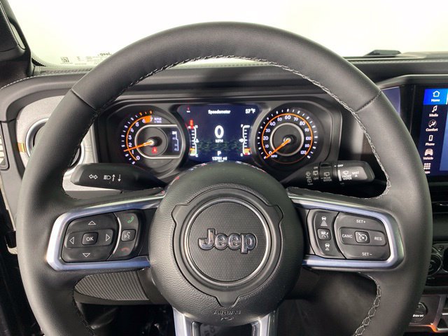 Used 2026 Jeep Wrangler Unlimited Sahara AWD/4WD image 23