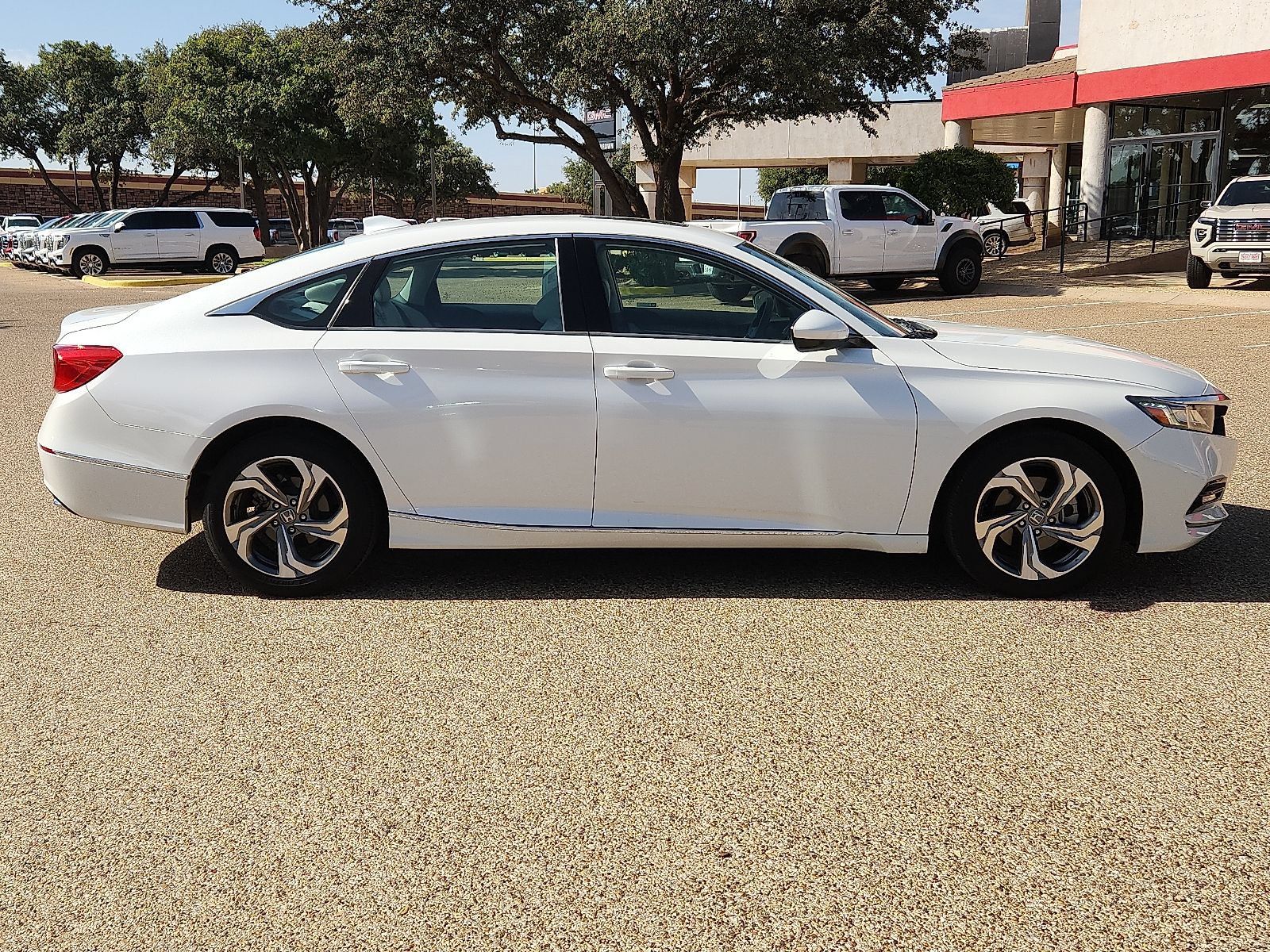 Used 2019 Honda Accord EX image 5