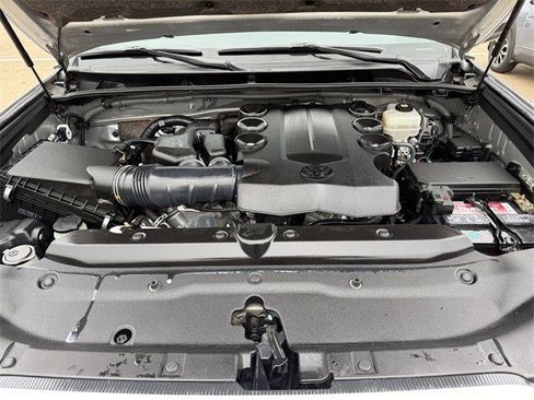 Used 2022 Toyota 4Runner SR5 image 31