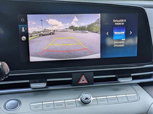 New 2025 Hyundai Elantra Limited image 14