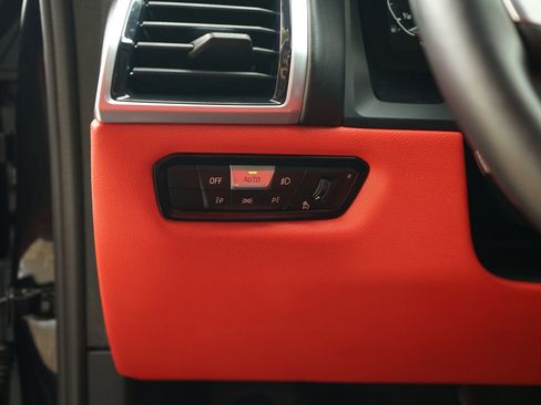 Used 2023 BMW M850i xDrive Coupe image 30