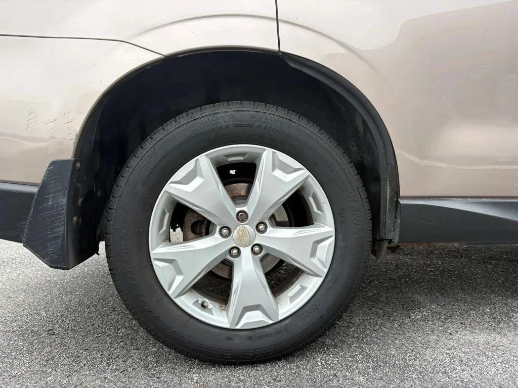 Used 2015 Subaru Forester 2.5i w/ Alloy Wheel Package AWD/4WD image 21
