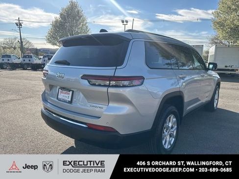 Used 2023 Jeep Grand Cherokee L Limited AWD/4WD image 3
