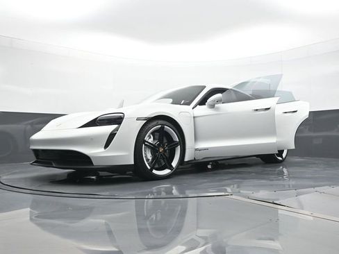 Certified 2023 Porsche Taycan w/ Premium Package image 30