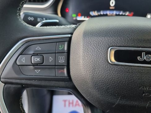 Used 2023 Jeep Grand Cherokee Altitude image 34