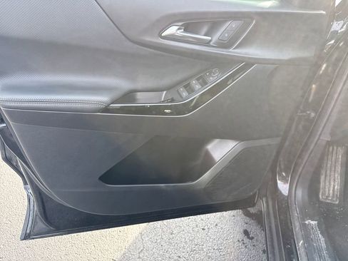 Used 2025 Chevrolet Equinox LT w/ Safety and Technology Package image 12