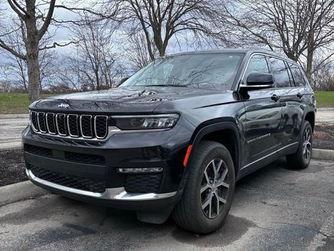 Used 2023 Jeep Grand Cherokee L Limited w/ Luxury Tech Group II image 2