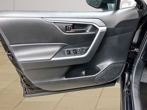 Certified 2025 Toyota RAV4 LE FWD image 17