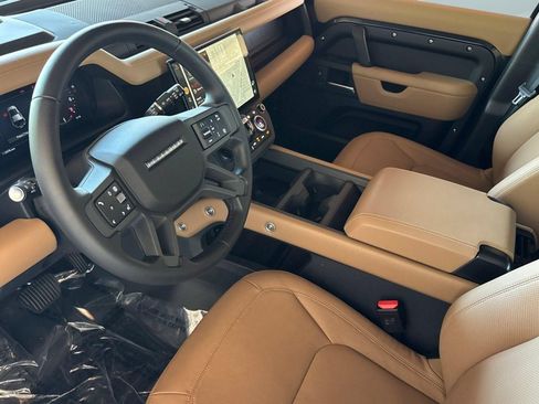 Certified 2026 Land Rover Defender 110 X-Dynamic SE AWD/4WD image 4