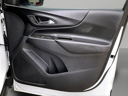 Used 2021 Chevrolet Equinox LT image 26