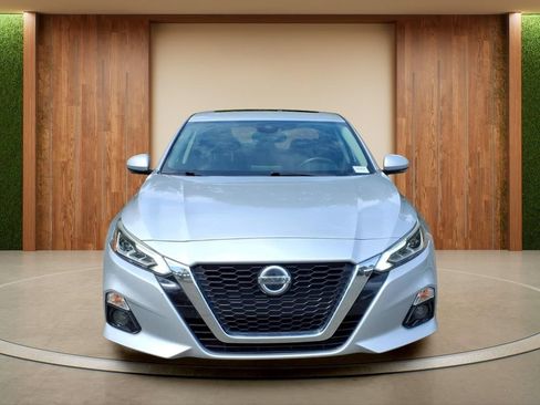 Used 2020 Nissan Altima 2.5 Platinum AWD/4WD image 2