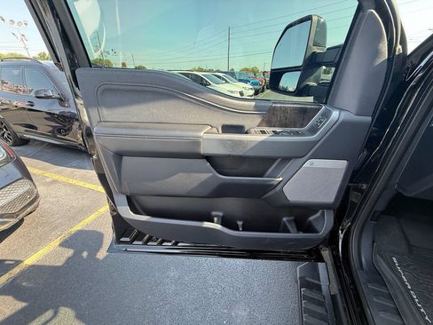 Used 2024 Ford F350 Lariat w/ Lariat Ultimate Package AWD/4WD image 11