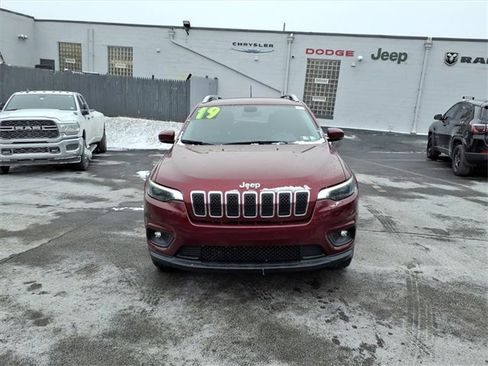Certified 2019 Jeep Cherokee Latitude Plus w/ Cold Weather Group image 2