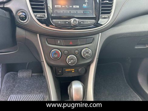 Used 2017 Chevrolet Trax LT w/ LT Convenience Package image 30