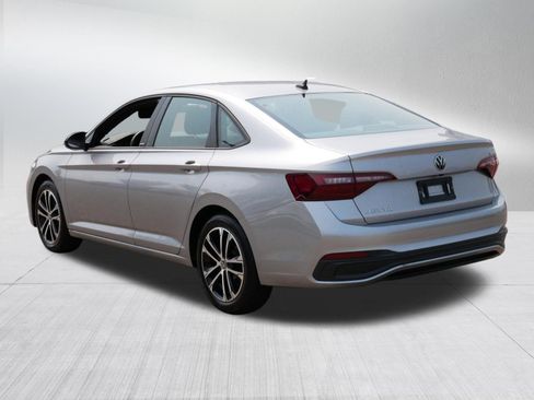 Used 2024 Volkswagen Jetta Sport FWD image 5