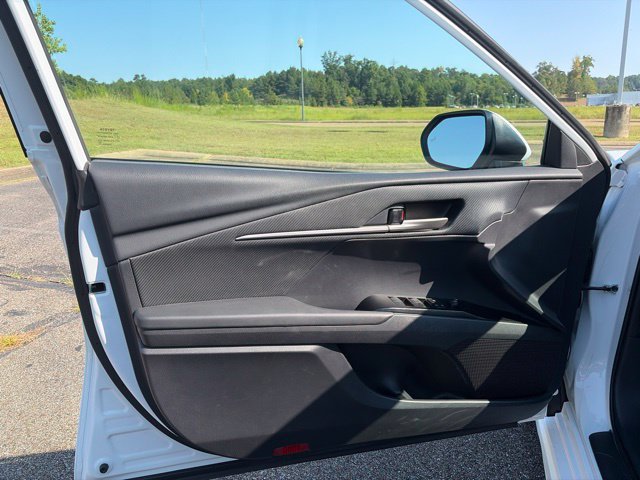 Used 2025 Toyota Camry SE FWD image 15