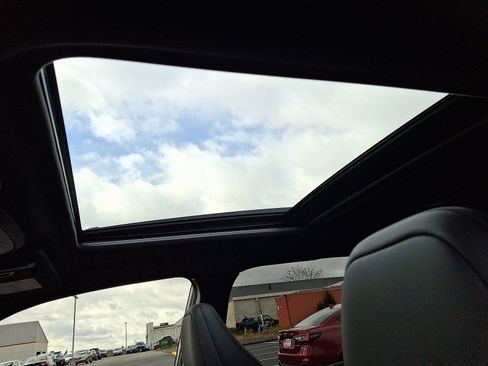 Certified 2025 Subaru Forester Limited image 14