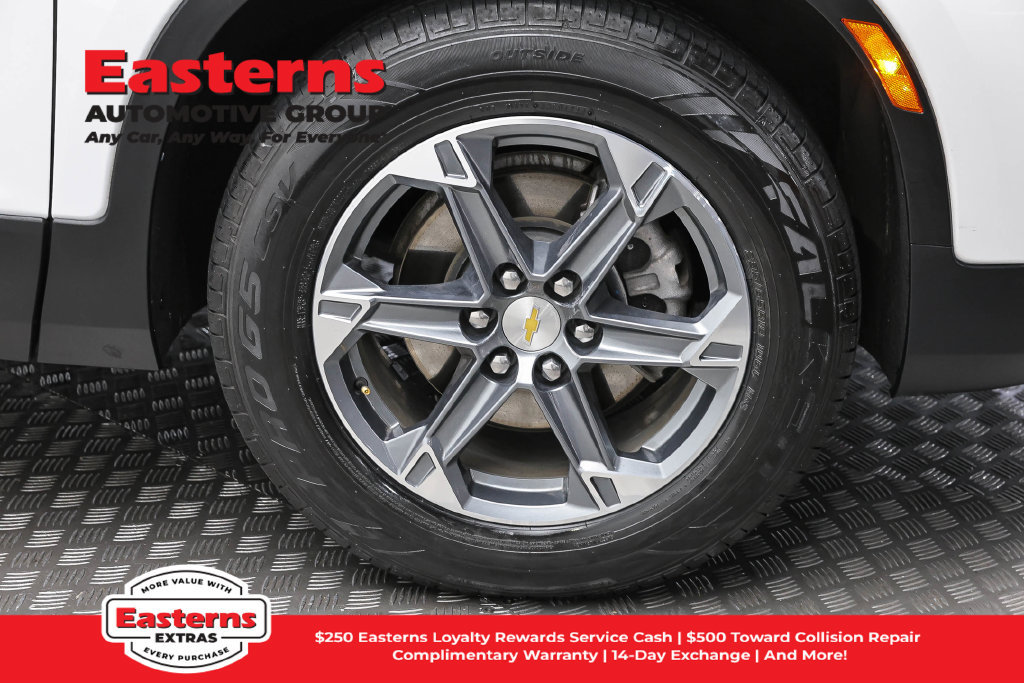 Used 2025 Chevrolet Blazer LT FWD image 32