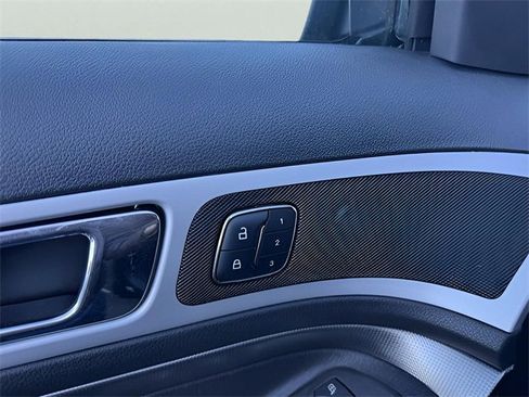 Used 2015 Ford Explorer Sport w/ Equipment Group 401A image 10