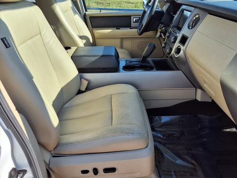 Used 2017 Ford Expedition EL XLT w/ Equipment Group 202A image 29