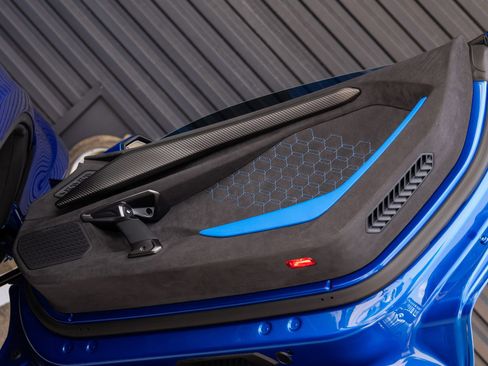 Used 2025 Lamborghini Revuelto AWD/4WD image 47