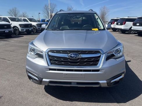 Used 2017 Subaru Forester 2.5i Touring image 2