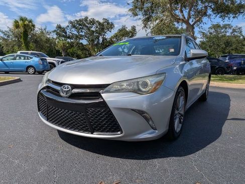Used 2017 Toyota Camry SE FWD image 8