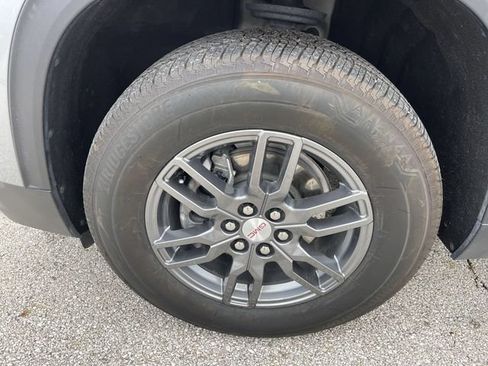 Used 2025 GMC Acadia Elevation FWD image 10