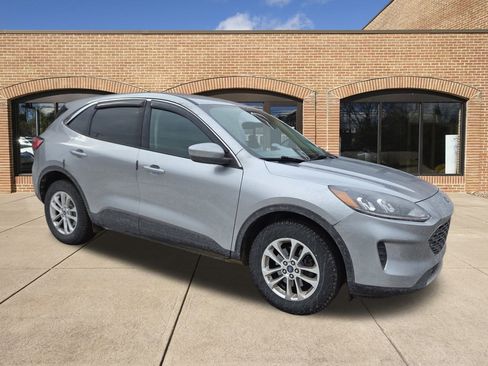 Used 2021 Ford Escape SE image 1