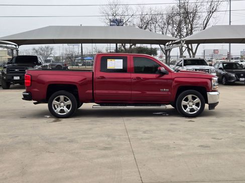 Used 2018 Chevrolet Silverado 1500 LT w/ Texas Edition image 2