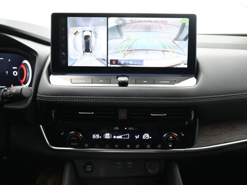 New 2026 Nissan Rogue Platinum AWD/4WD image 16