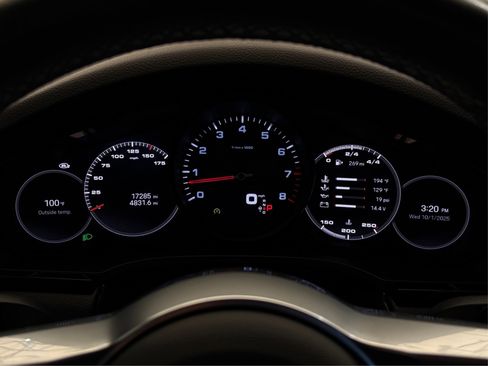 Used 2022 Porsche Cayenne image 18