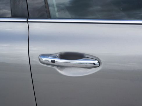 Used 2017 Kia Sorento SX image 21