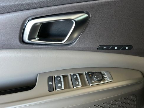 New 2026 Kia Carnival EX FWD image 11